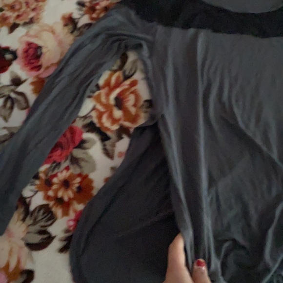 Top - Picture 2 of 5